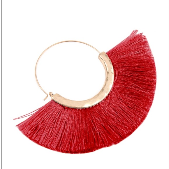 BURGUNDY FAN TASSEL HOOP EARRINGS - Picture 4 of 4